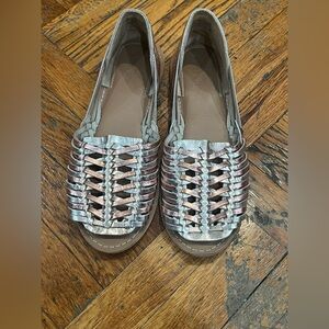 Women's metallic open toe shoes